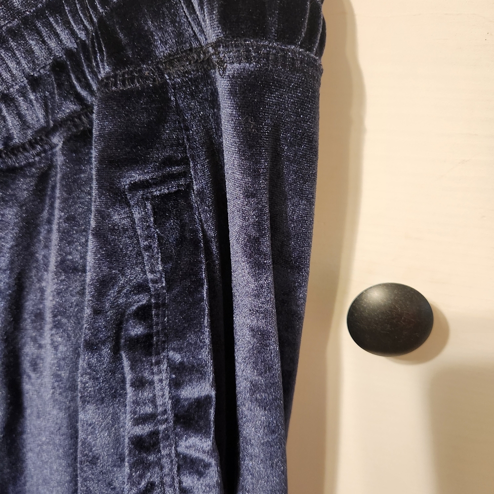 Navy 3 Piece Fabletics Set - Picture 11 of 16